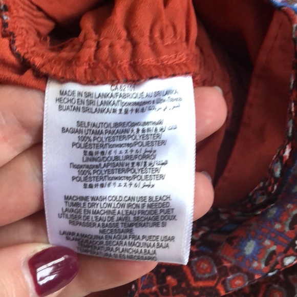 BCBG GENERATION cold shoulder tapestry printed romper. Size S. In rusty coral. - Picture 12 of 15